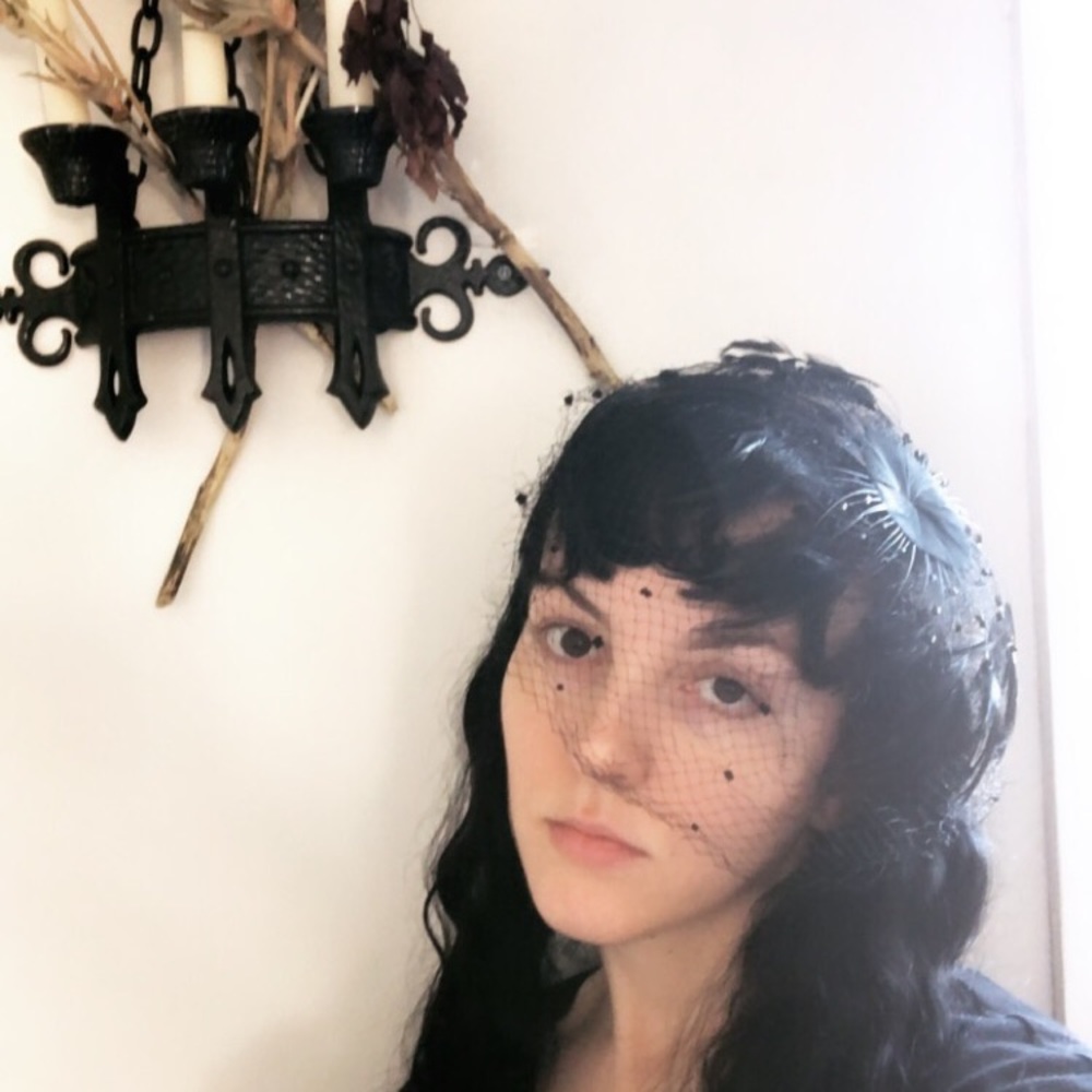 Meet your Posher, Sola